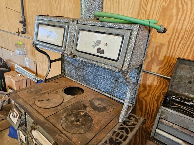#2517-•-wrought-iron-range-co.-b30-antique-stove-image-19