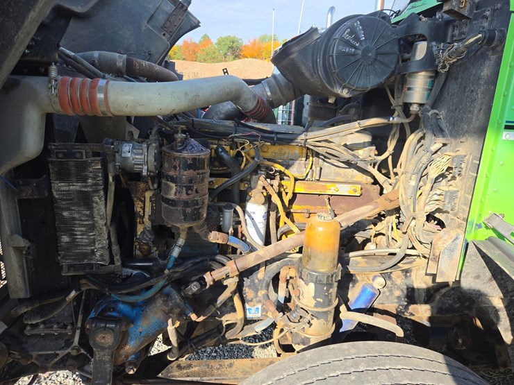 1998-peterbilt-377-image-52