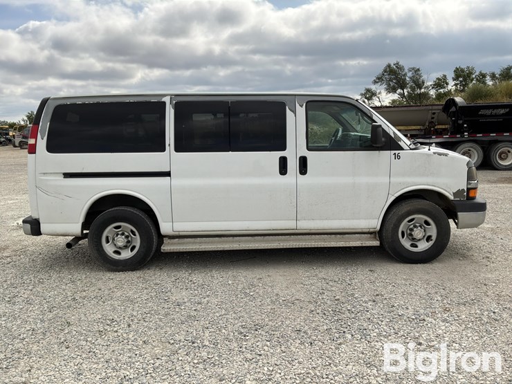 2009-chevrolet-express-g3500-image-4