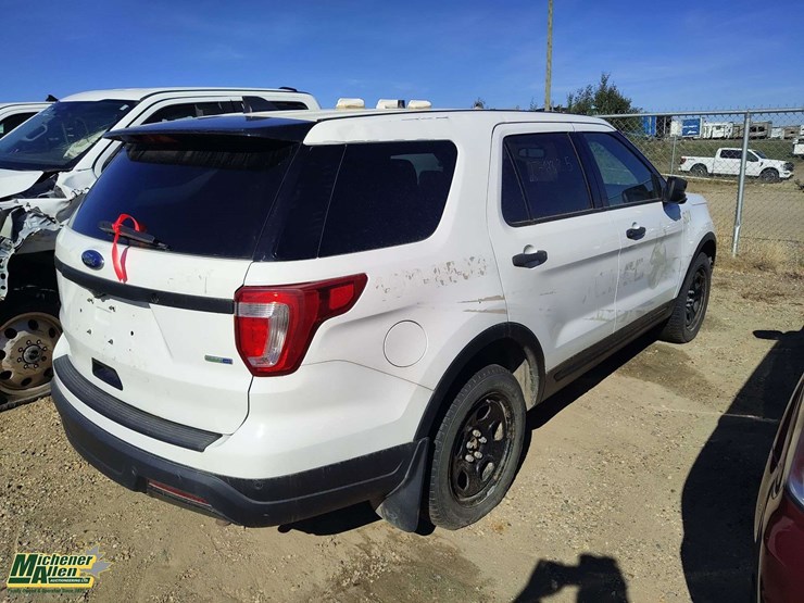 2018-ford-explorer-image-4