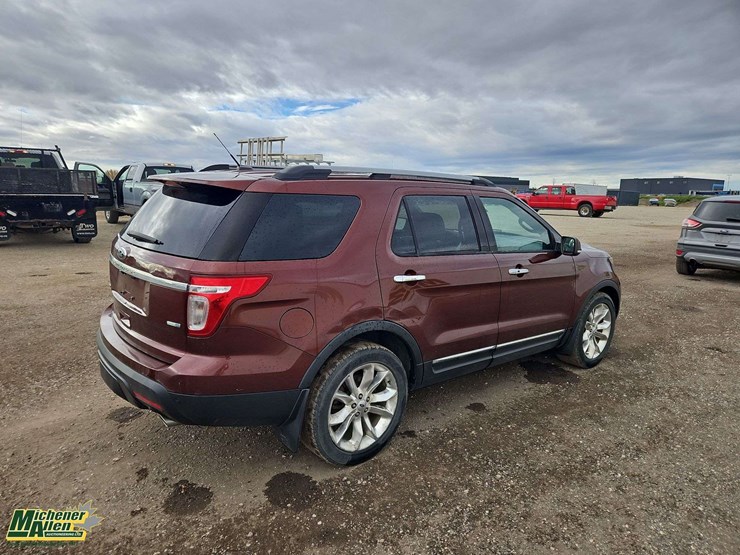 2015-ford-explorer-limited-image-4