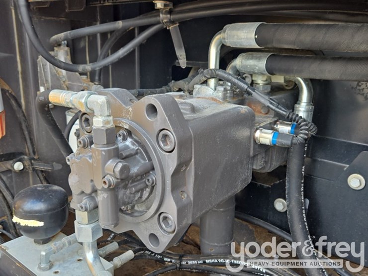 2021-volvo-ec200el-image-45