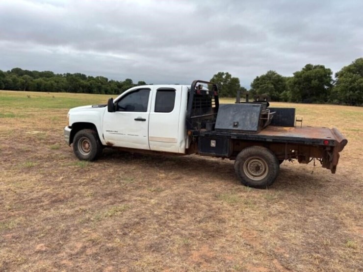 2010-chevrolet-2500-image-4