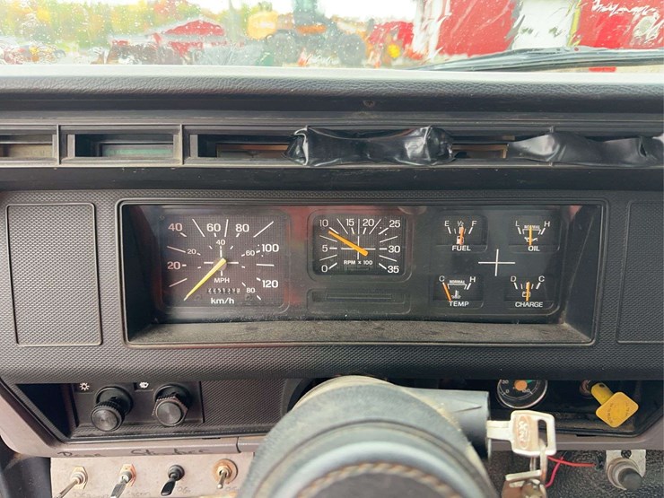 1995-ford-f800-image-32