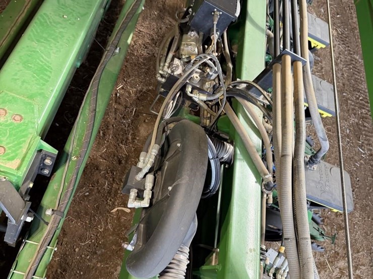 2013-john-deere-db60-image-56