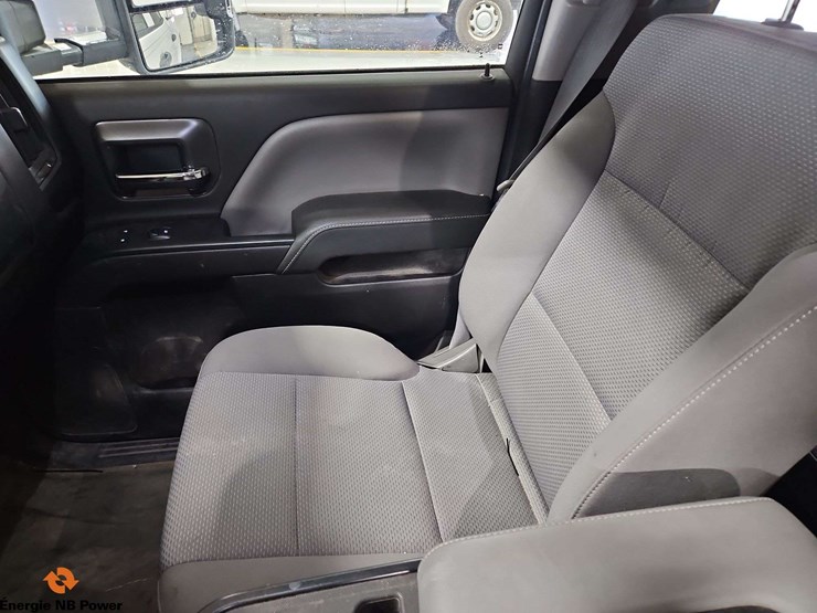 2015-chevrolet-silverado-2500hd-image-42