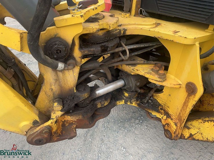 new-holland-b95-image-14
