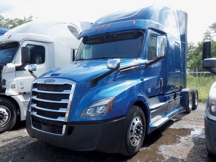 2020-freightliner-cascadia-126-image-1