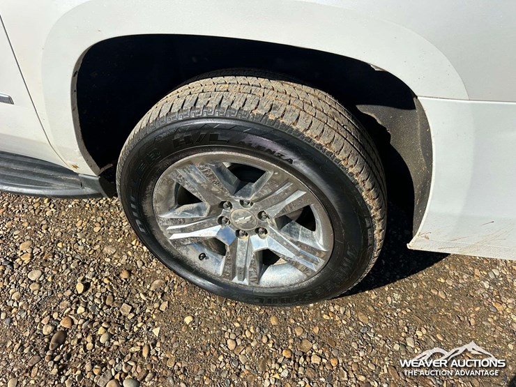 2018-chevrolet-suburban-image-40