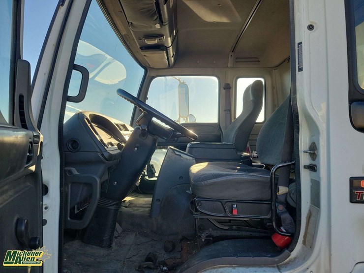 2007-gmc-t8500-image-12