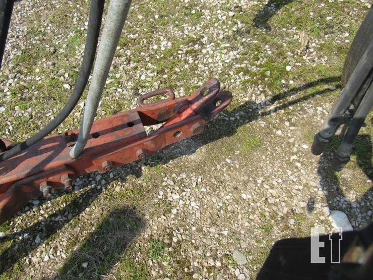 massey-ferguson-820-image-3