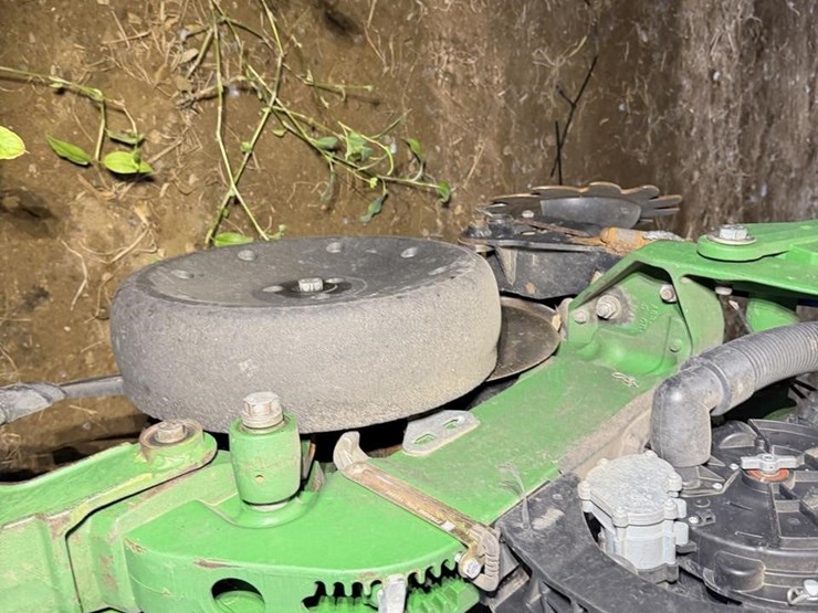 2013-john-deere-db60-image-22