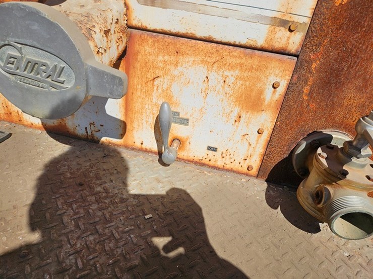 #2535-•-1949-ford-f-7-fire-truck-image-23