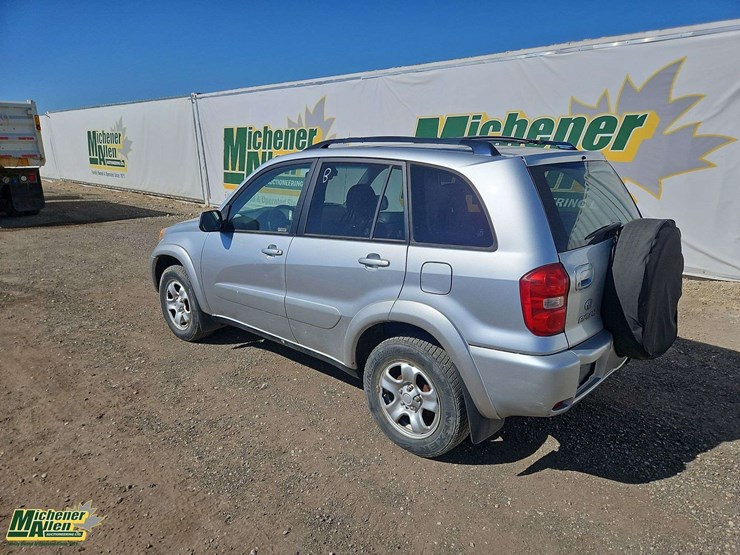 2004-toyota-rav4-image-3