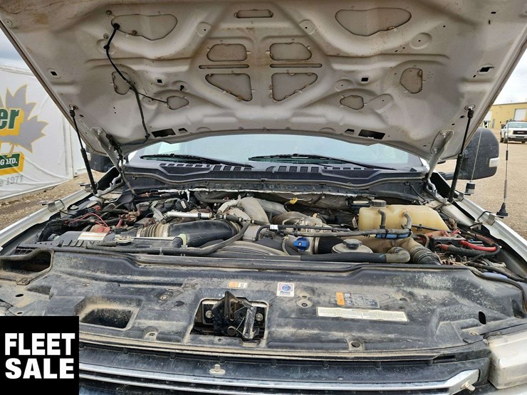 2021-ford-f550-image-26