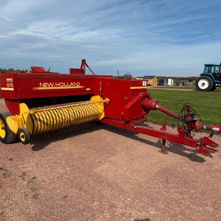 NEW HOLLAND 575