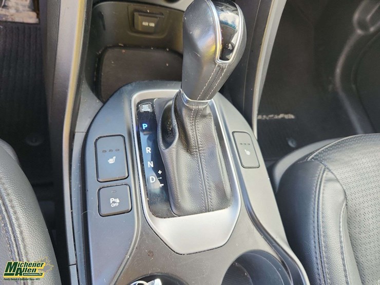 2015-hyundai-santa-fe-sport-image-28