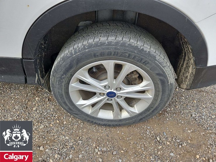 2017-ford-escape-se-image-10