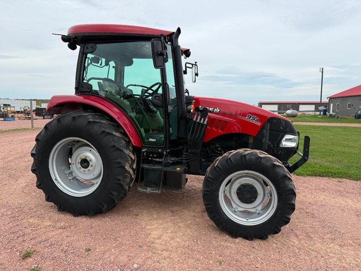 case-ih-farmall-95a-image-3