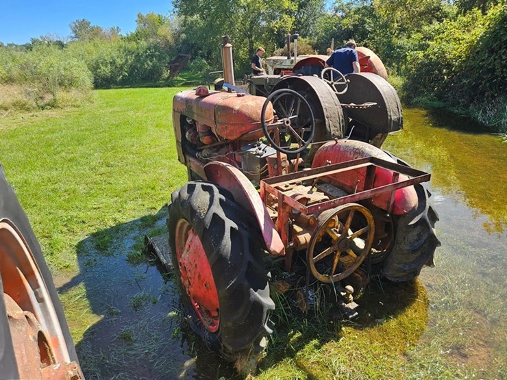 #2529-•-bf-avery-model-a-tractor-image-3