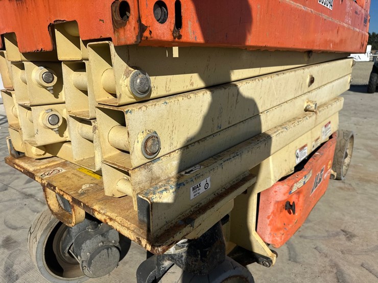2016-jlg-2032es-image-14