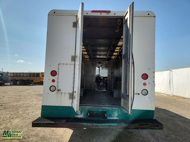 2014-freightliner-mt45-image-31