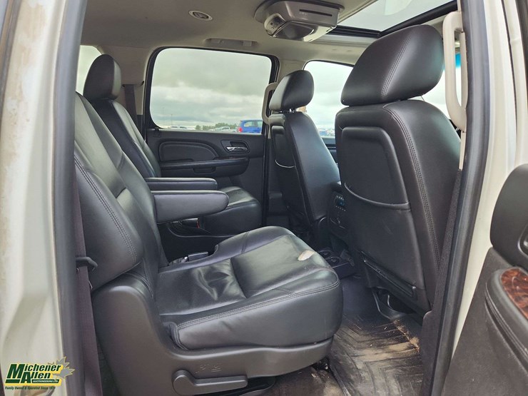 2014-gmc-yukon-xl-denali-image-22