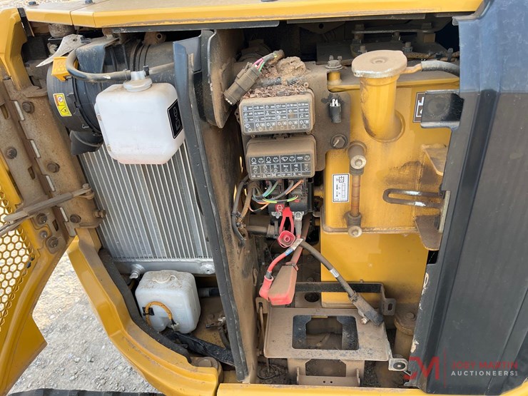 caterpillar-303.5-image-6