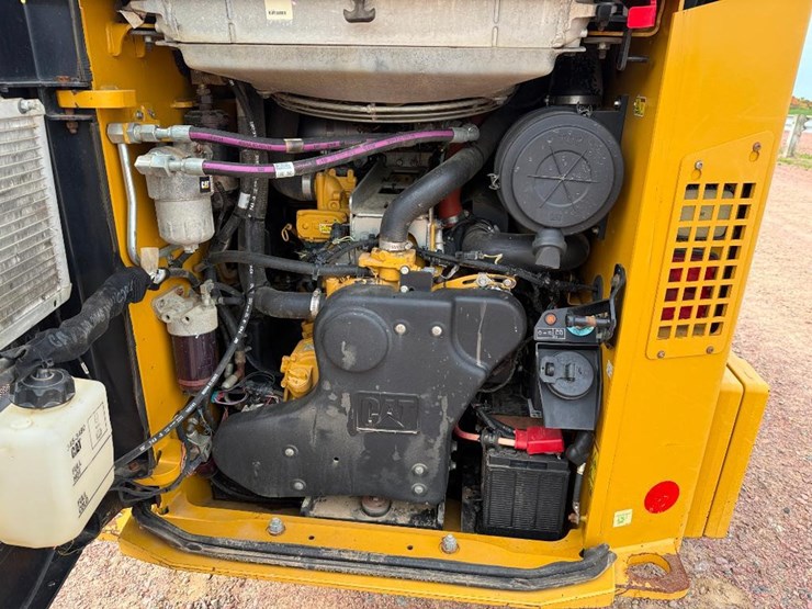 caterpillar-299d2-xhp-image-23