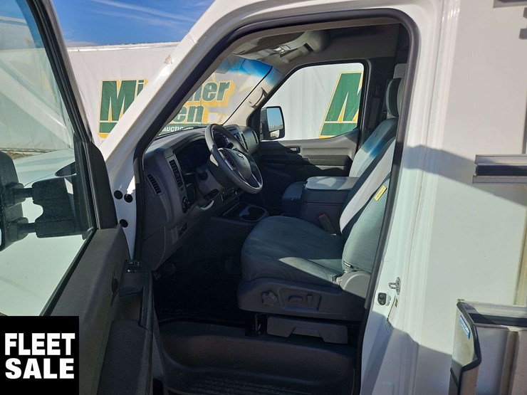 2019-nissan-nv3500hd-image-14
