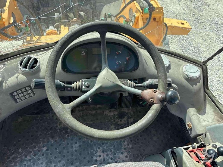 2005-volvo-l60e-image-15