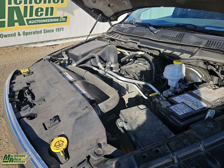 2013-dodge-1500-image-27