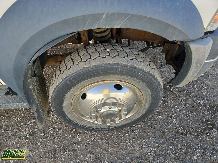 2006-ford-f550-image-12