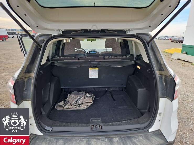 2017-ford-escape-se-image-16