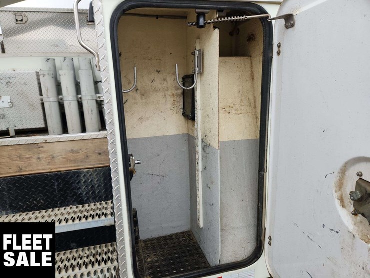2019-ford-f550-image-36