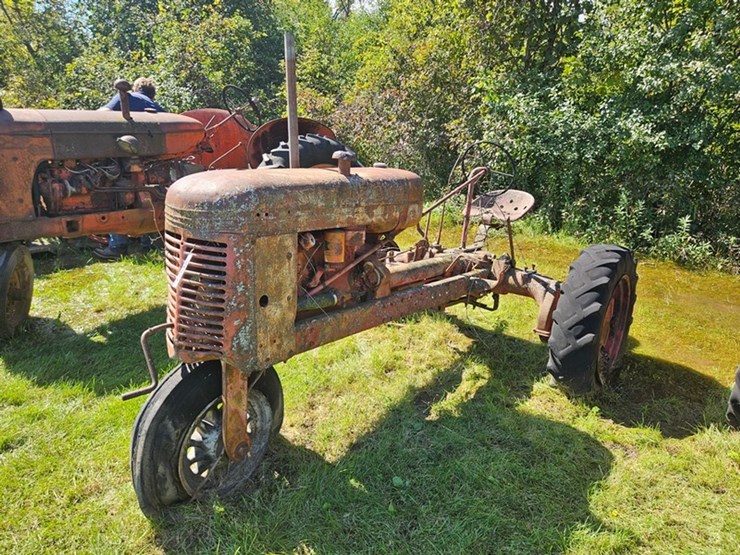 #2527-•-bf-avery-tractor-image-1