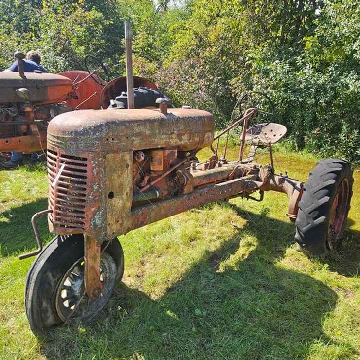 #2527 • BF Avery Tractor