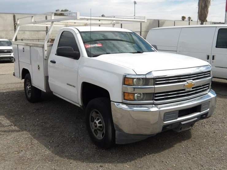2015-chevrolet-2500-image-3