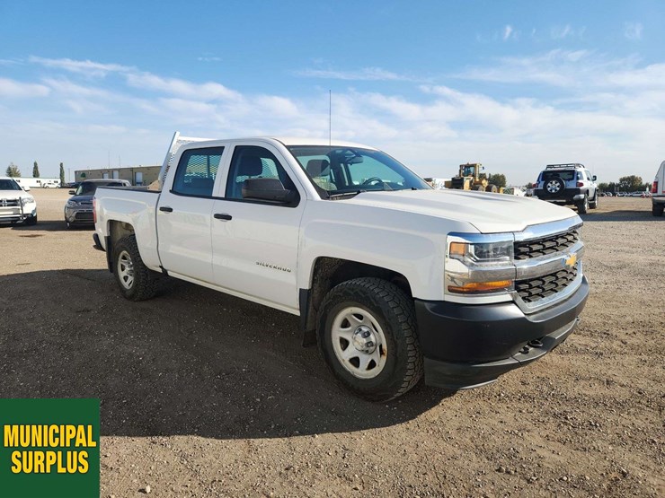 2017-chevrolet-silverado-1500-image-2