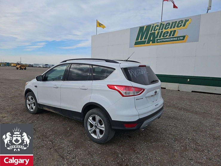 2016-ford-escape-se-image-3