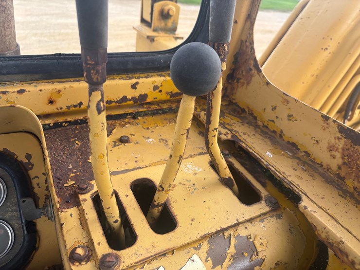 caterpillar-613-image-33