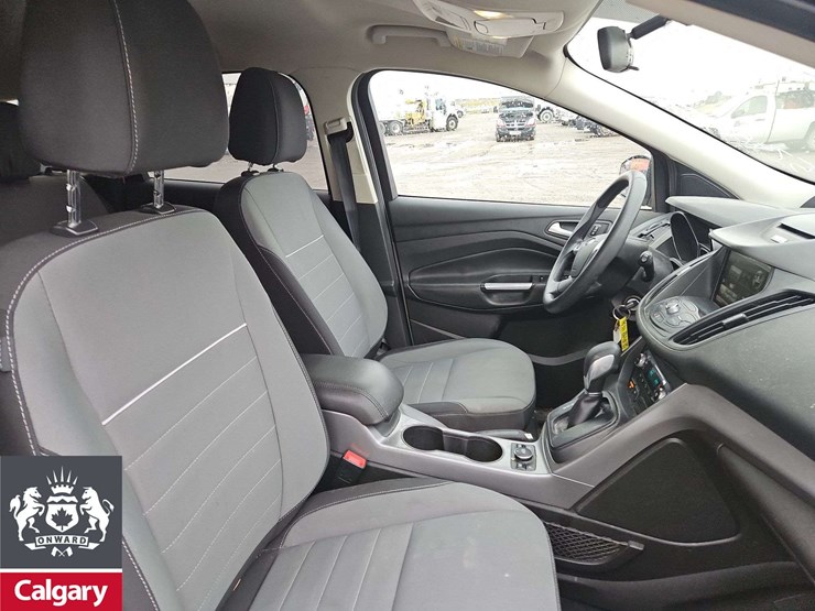2015-ford-escape-se-image-17