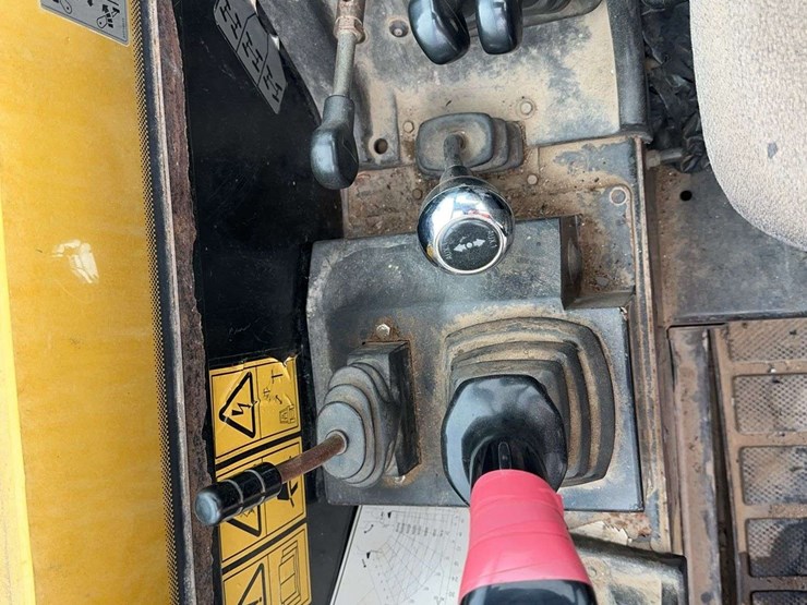 jcb-550-170-image-18