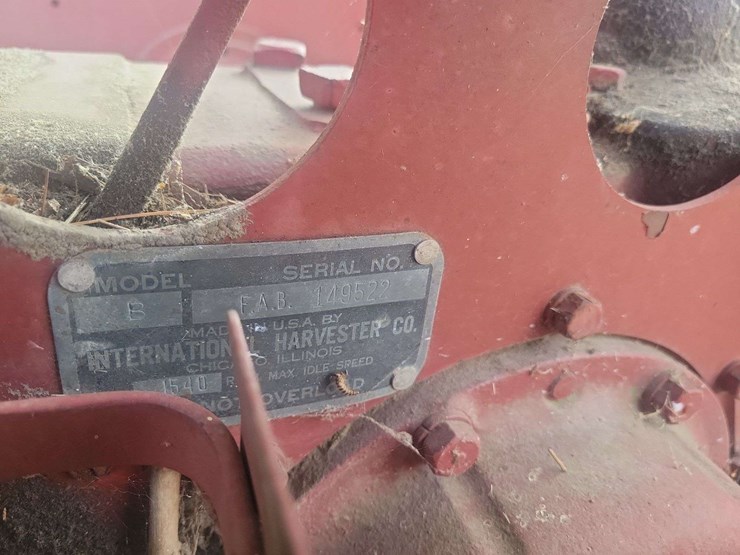 farmall-b-with-woods-belly-mower-image-17