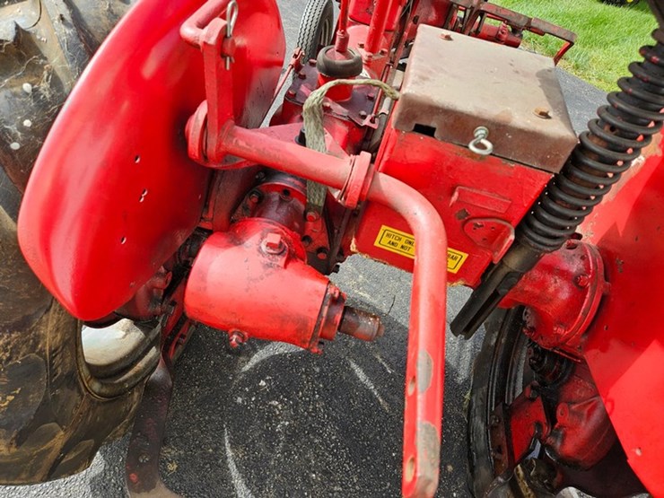 #2508-•-farmall-cub-tractor-image-17