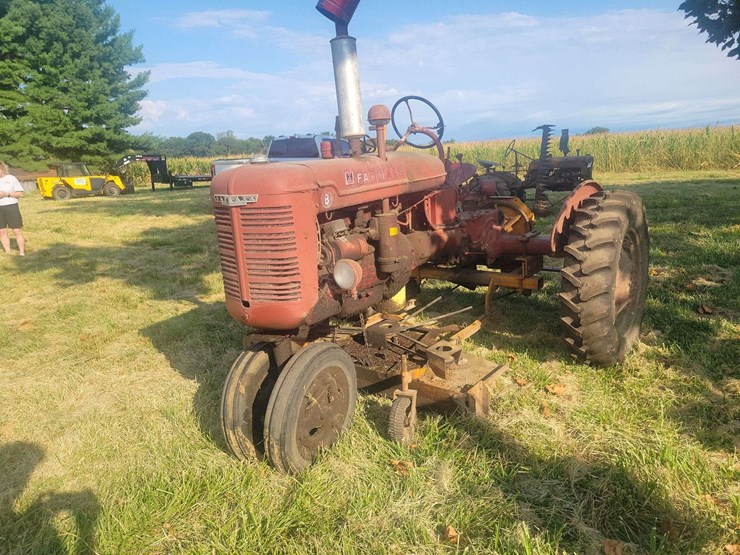 farmall-b-with-woods-belly-mower-image-3