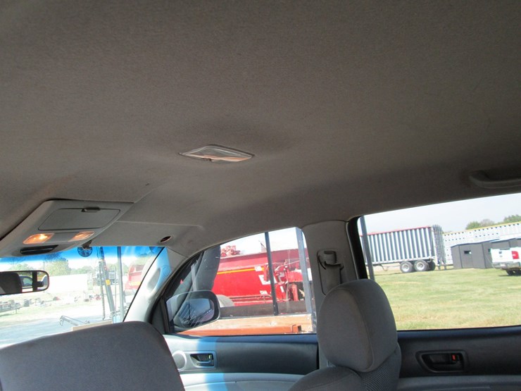 2005-toyota-tacoma-image-26