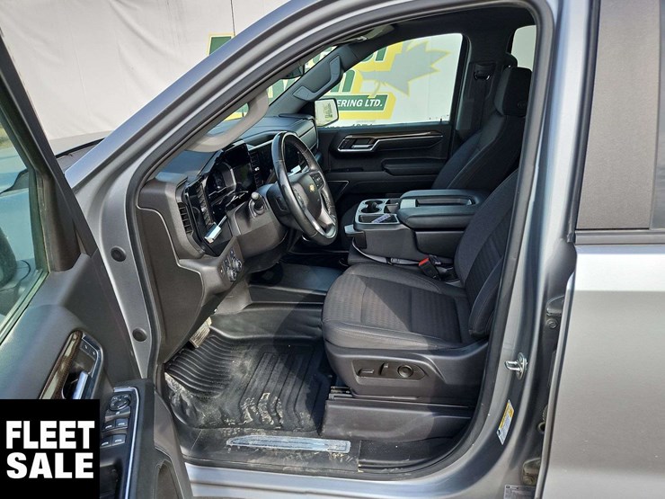 2024-chevrolet-silverado-1500-image-13