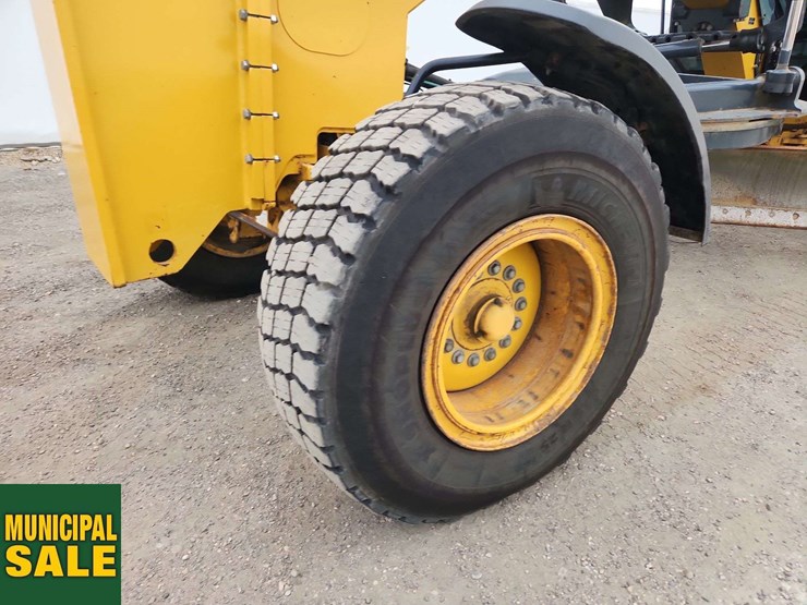 2012-deere-770gp-image-21