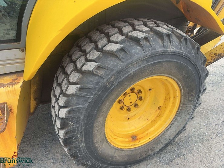 new-holland-b95-image-10